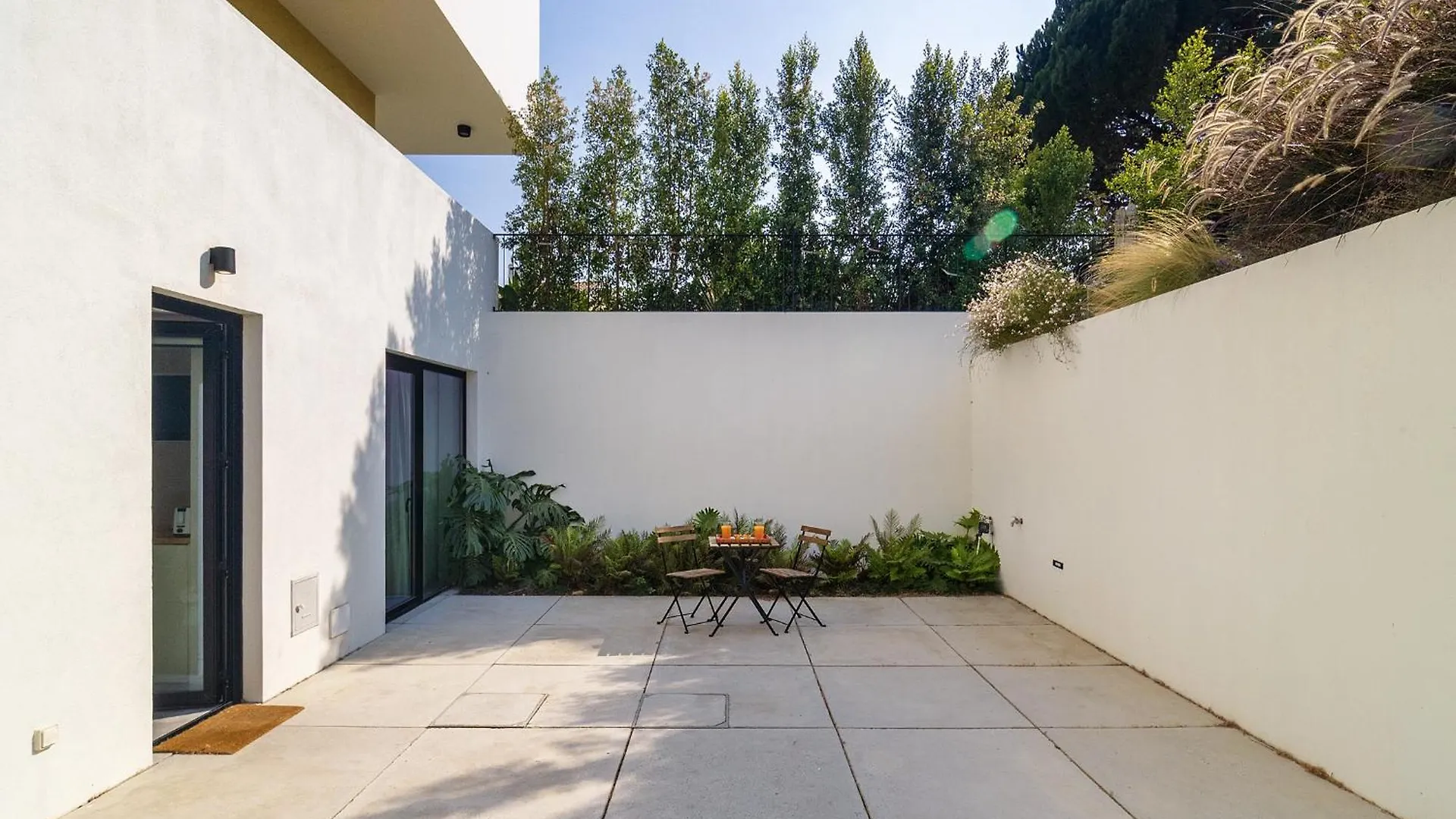 Apartment Whome Beachside Bliss In Carcavelos, 1Br With Patio & Parking Carcavelos