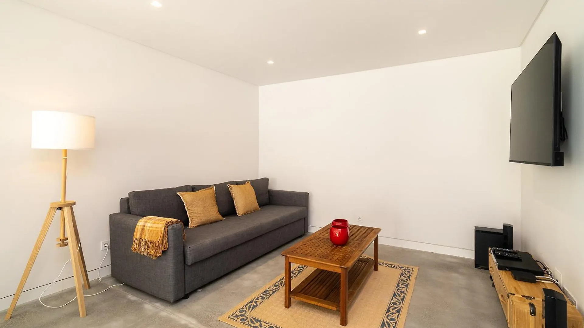 Whome Beachside Bliss In Carcavelos, 1Br With Patio & Parking Carcavelos  0*, Carcavelos (Lisbon) Portugal