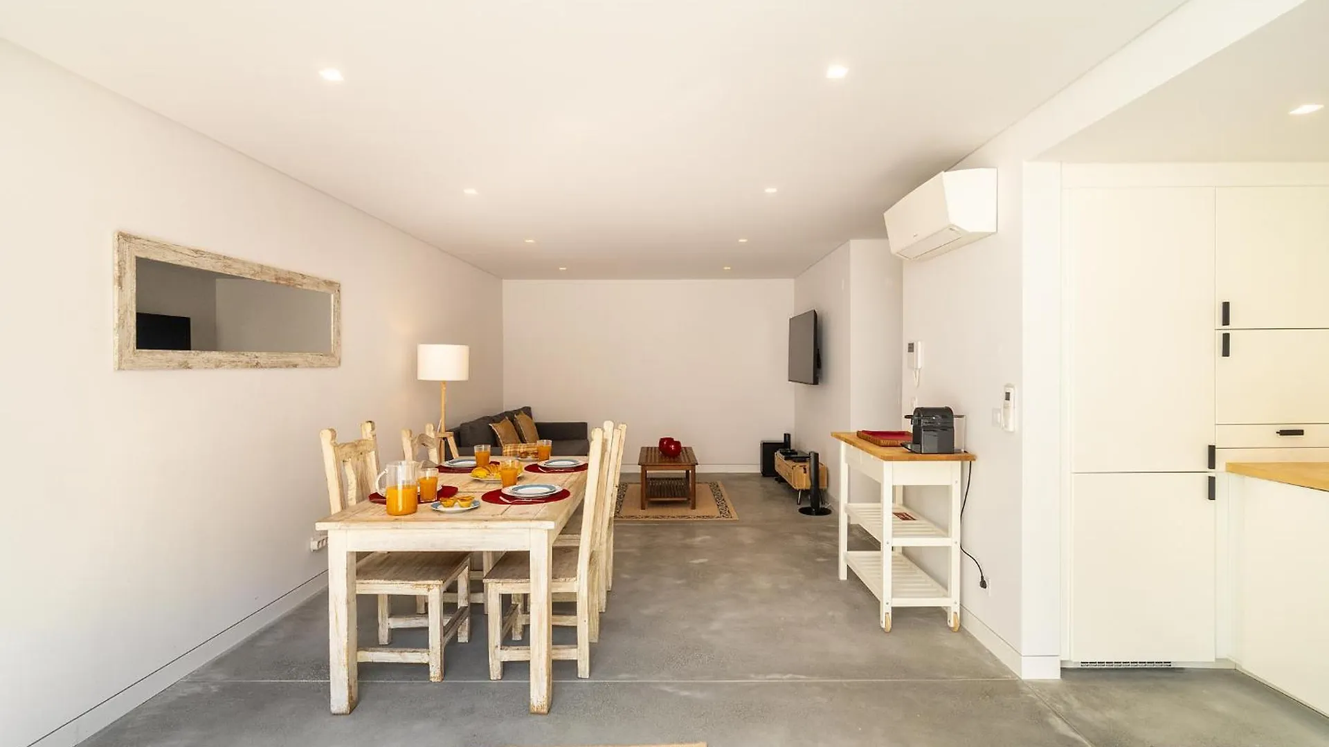 Whome Beachside Bliss In Carcavelos, 1Br With Patio & Parking Carcavelos  Apartment Carcavelos (Lisbon)