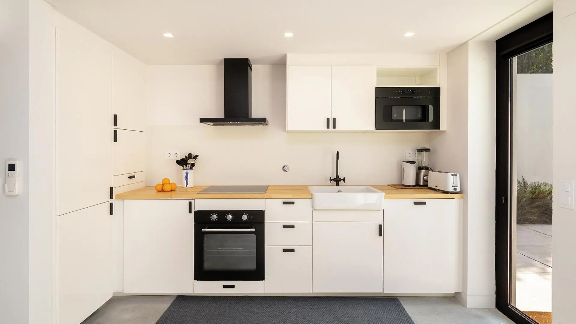 Whome Beachside Bliss In Carcavelos, 1Br With Patio & Parking Carcavelos  0*, Carcavelos (Lisbon) Portugal
