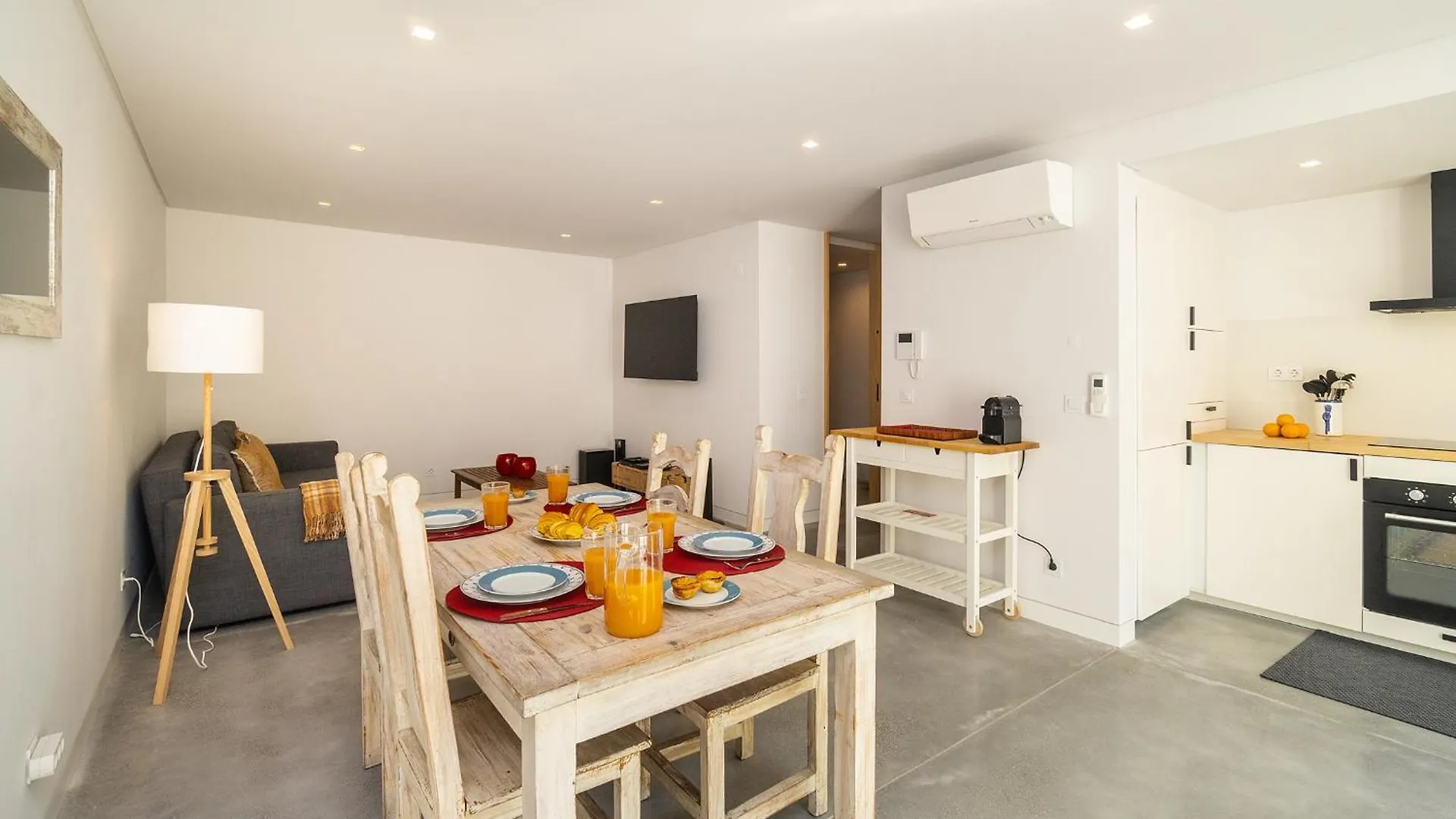 Apartment Whome Beachside Bliss In Carcavelos, 1Br With Patio & Parking Carcavelos  Portugal