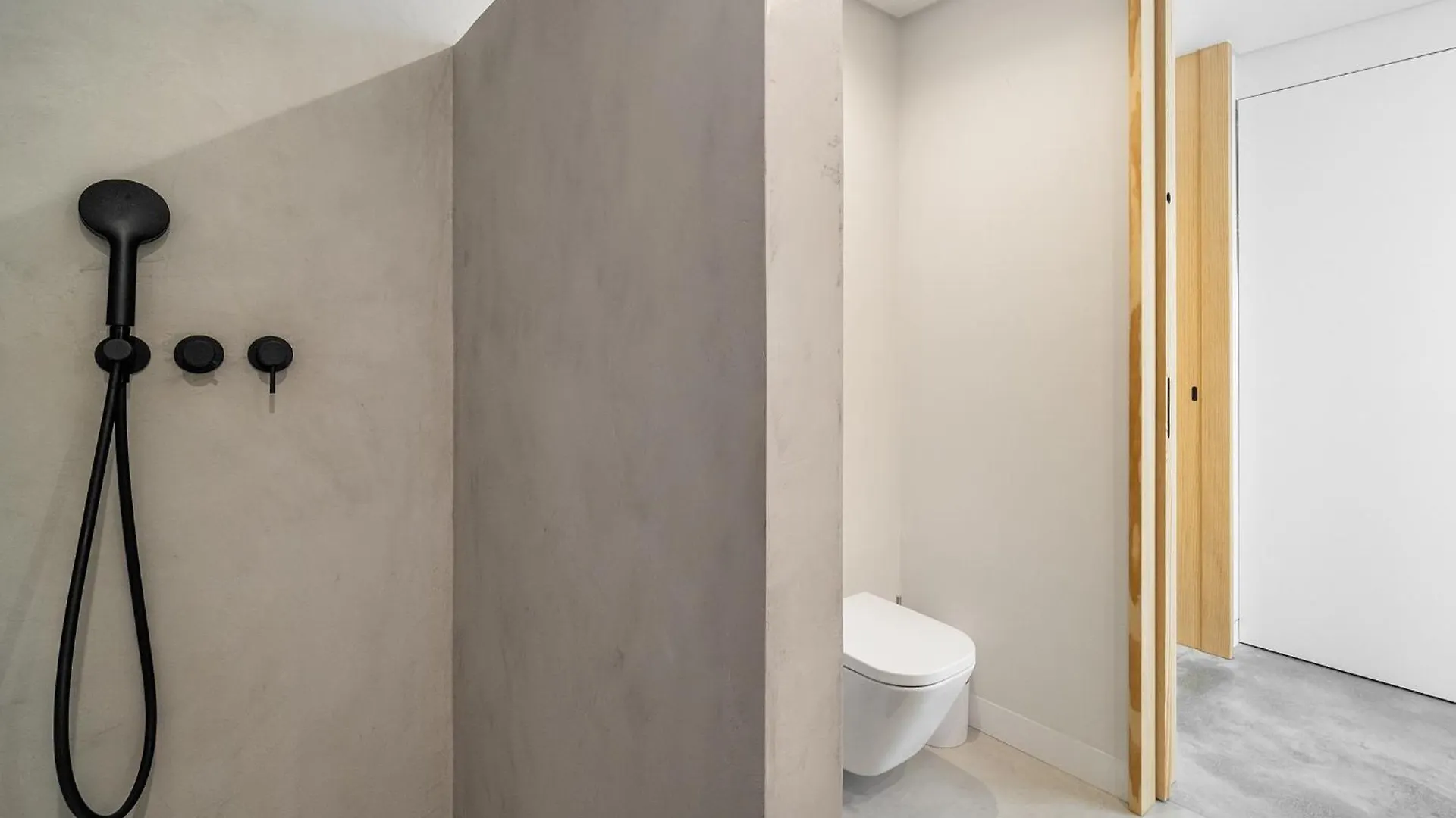 Apartment Whome Beachside Bliss In Carcavelos, 1Br With Patio & Parking Carcavelos