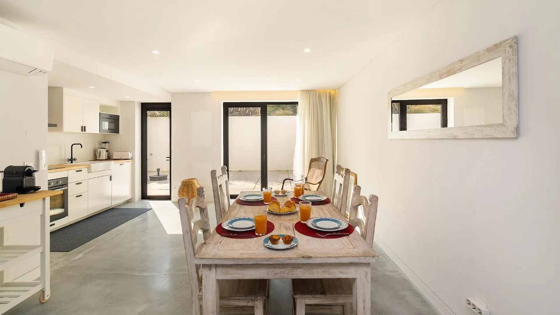 Whome Beachside Bliss In Carcavelos, 1Br With Patio & Parking Carcavelos  Portugal